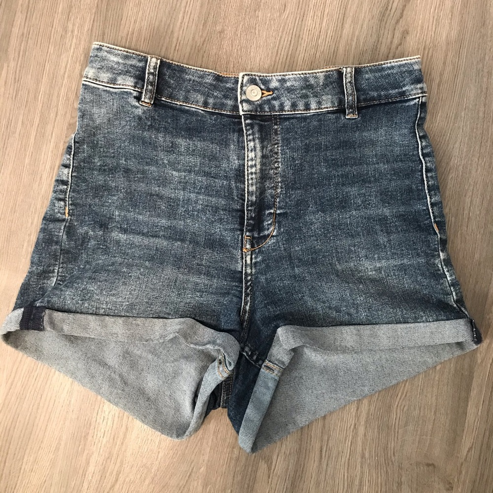 ACID-WASH DENIM SHORTS